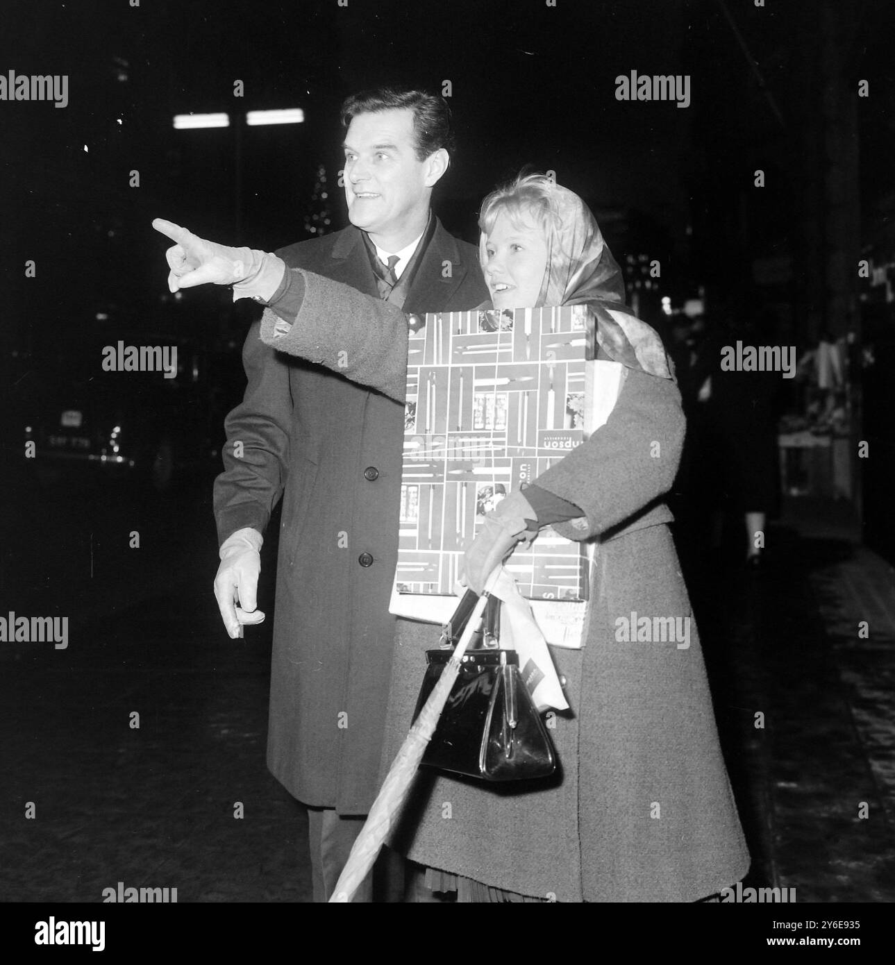 HAYLEY MILLS WITHERS TONY DISK JOCKEY / ; 11 DICEMBRE 1962 Foto Stock