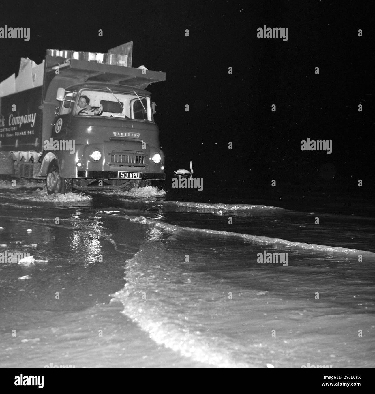 ALTE MAREE SUL TAMIGI; 15 NOVEMBRE 1962 Foto Stock