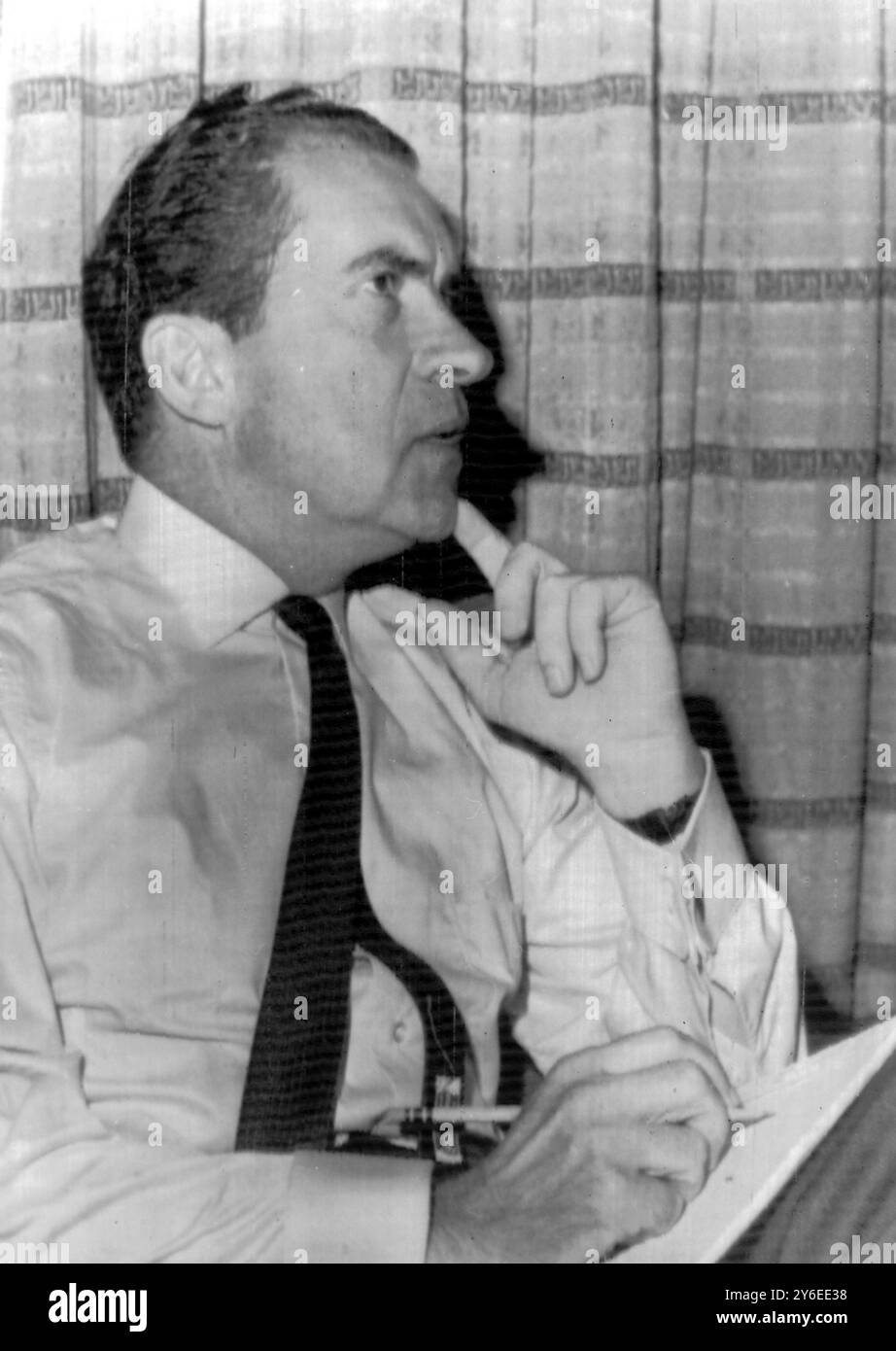 ELEZIONI RICHARD NIXON DURANTE LE ELEZIONI DI METÀ MANDATO ; 7 NOVEMBRE 1962 Foto Stock