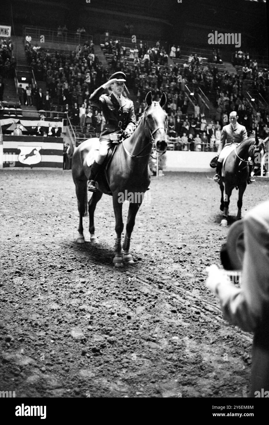 SPETTACOLI IPPICI RINGROSE SUL LOCH GARMAN SALTA LE PARTITE DI PENTATHLON ; 18 OTTOBRE 1962 Foto Stock