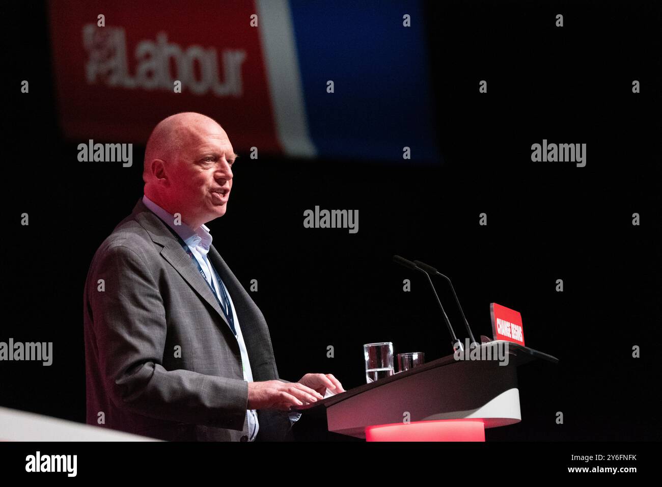 Matthew Wrack, sindacalista britannico ed ex vigile del fuoco, Segretario generale della Fire Brigades Union (FBU) parla alla Conferenza laburista. Liverpool UK foto: Garyroberts/worldwidefeatures.com Foto Stock