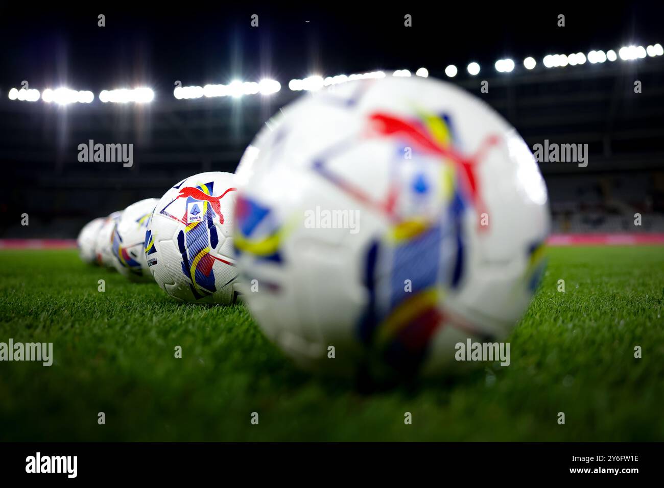 Torino, Italia. 24 settembre 2024. Puma orbita palle ufficiali di serie A prima della partita di Coppa Italia allo Stadio grande Torino. Il credito per immagini dovrebbe essere: Jonathan Moscrop/Sportimage Credit: Sportimage Ltd/Alamy Live News Foto Stock