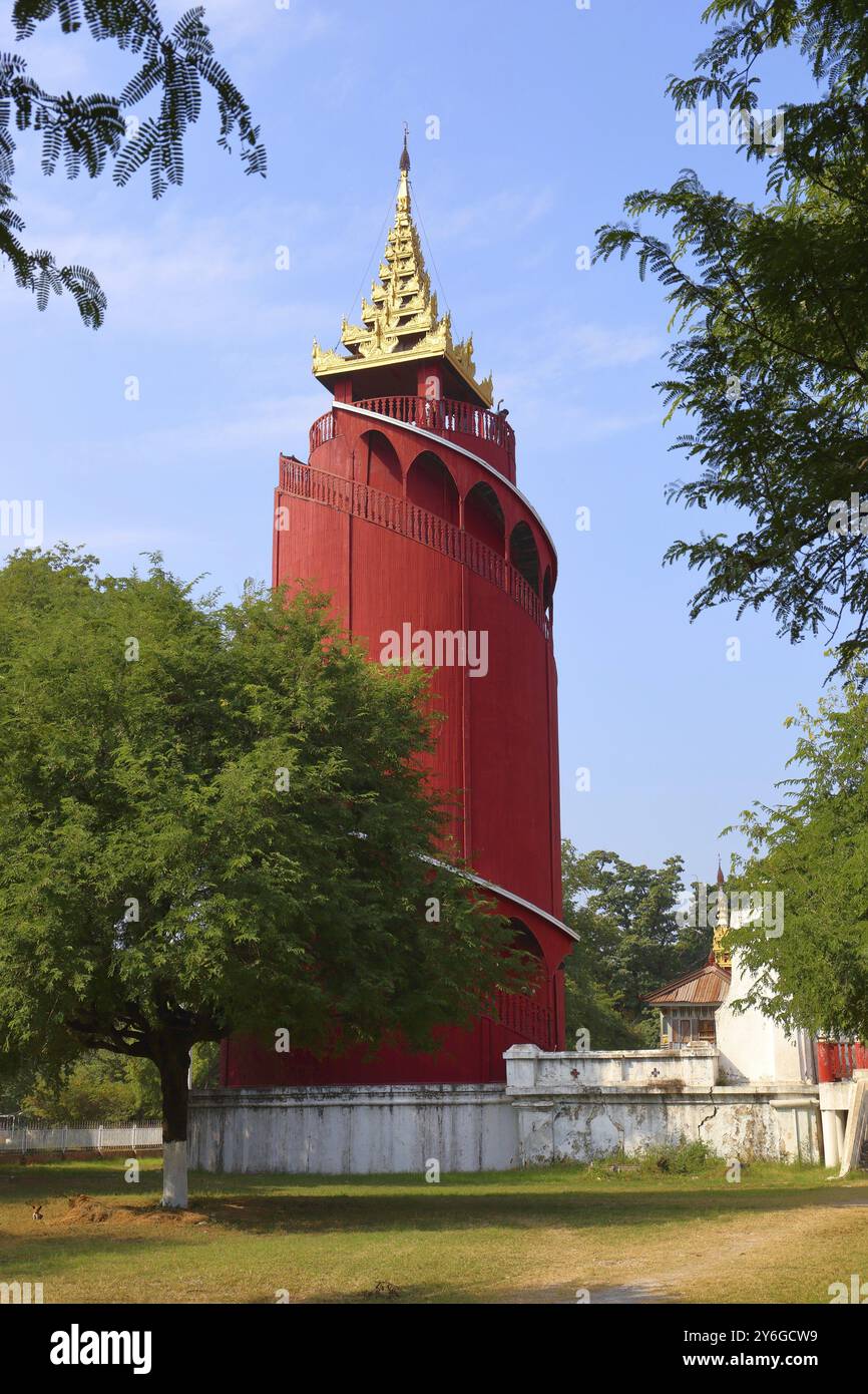 Torre del Palazzo Reale di Mandalay, Myanmar (Birmania) Foto Stock