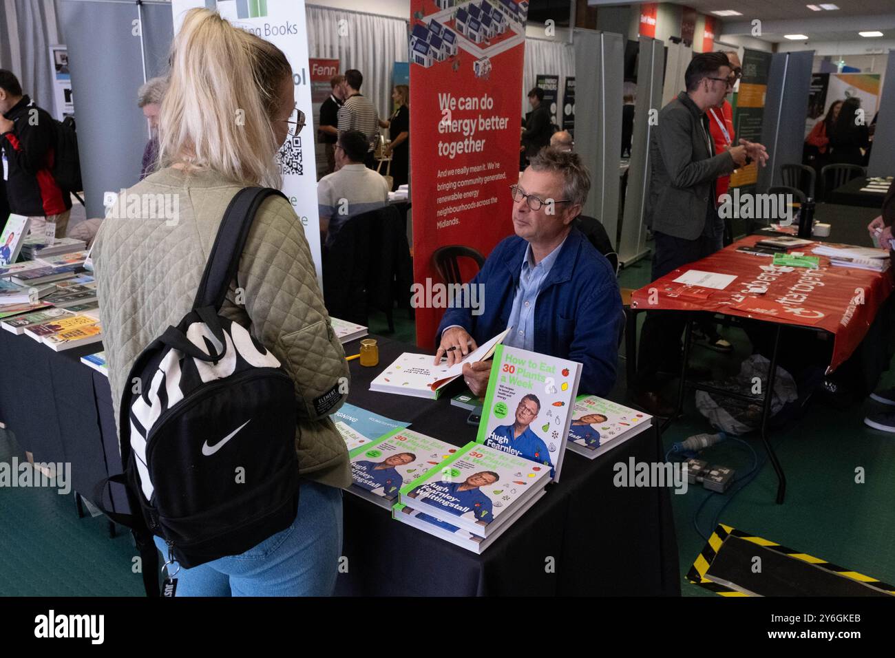 Uttoxeter, staff, Regno Unito. 20 settembre 2024. Hugh Fearnley-Whittingstall firma il suo nuovo libro al Midlands Climate Expo 2024. Credito Mark Lear/Alamy Foto Stock