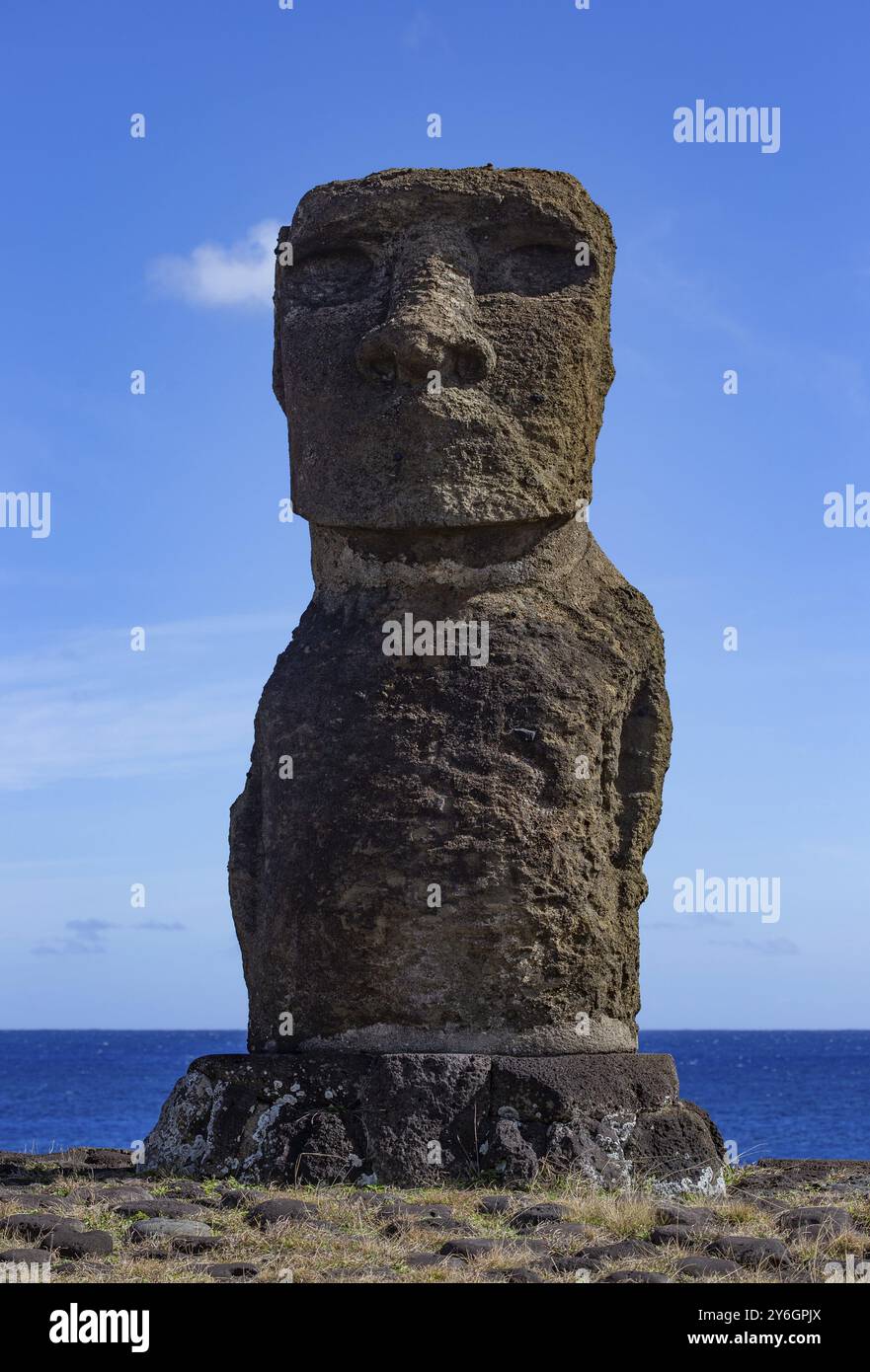 Moai su Este Isola Rapa Nui. Ultimo Moai Foto Stock