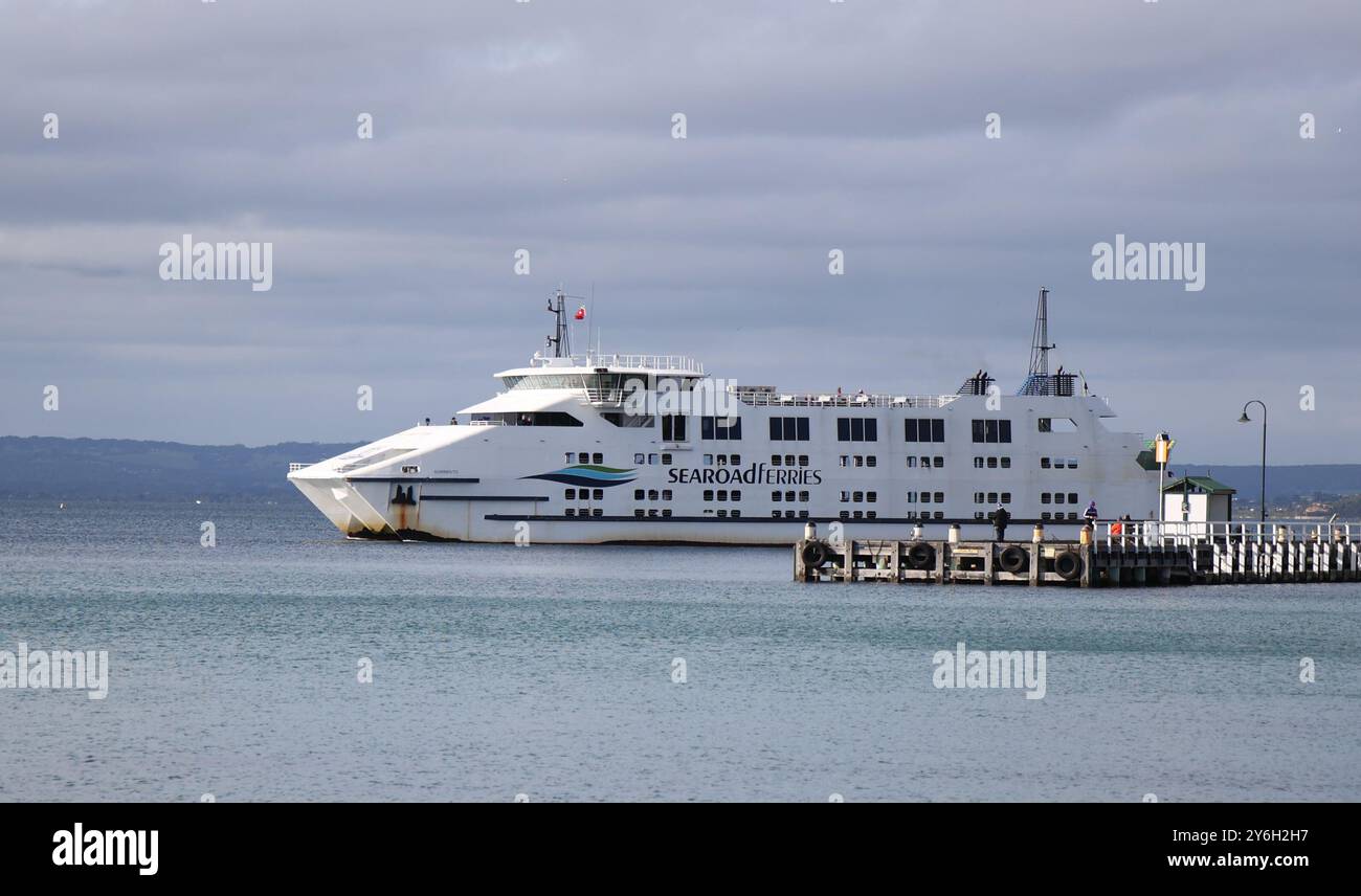 La piccola storica cittadina costiera di Sorrento sulla Penisola di Mornington vicino a Melbourne, Australia. Il traghetto parte dal porto per Queenscliff. Foto Stock