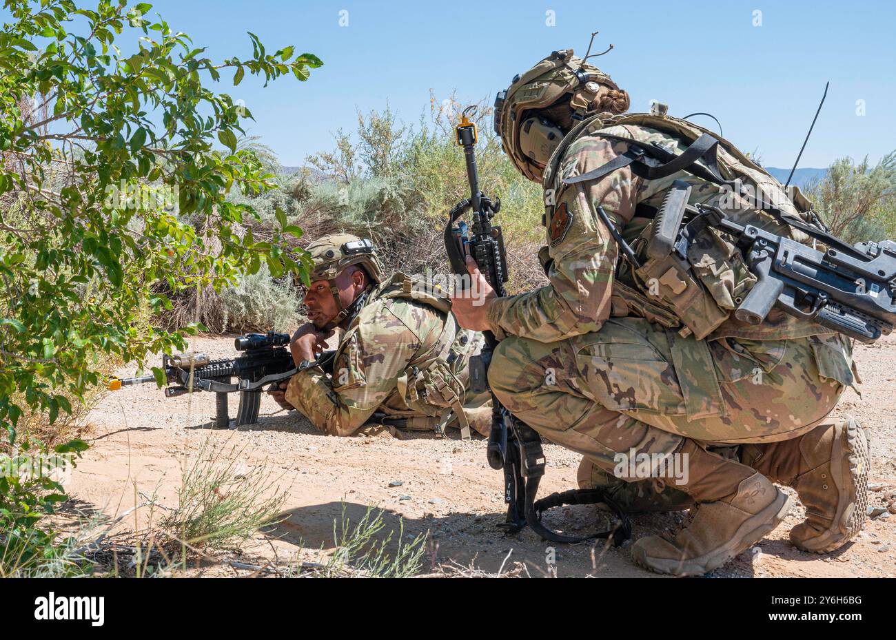 Per la prima volta in assoluto, l'esercitazione Advanced Recapture Recovery Operational Warfighter ebbe luogo con successo a Kirtland Air Force base, N.M., 6-13 settembre. Durante l'esercitazione, il personale del 377th Security Forces Group e del 898th Munitions Squadron praticò la conduzione di operazioni di convoglio supervisionate dalla divisione Air Force Global Strike Command Security Forces (A3S). La 20th Air Force Security Forces Division (A3S) ha gestito la parte di valutazione e debrief. L'evento intendeva valutare la fattibilità, il valore prospettico e identificare le probabili sfide per la conduzione di eventi simili Foto Stock