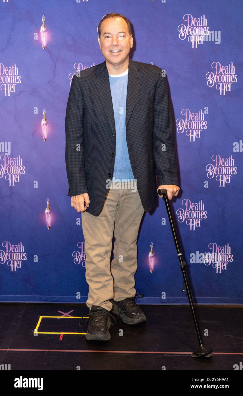 New York, Stati Uniti. 25 settembre 2024. Marco Pennette posa durante una chiamata fotografica per il musical di Broadway "Death Becomes Her" al Public Theatre Studios di New York il 25 settembre 2024. (Foto di Lev Radin/Sipa USA) credito: SIPA USA/Alamy Live News Foto Stock