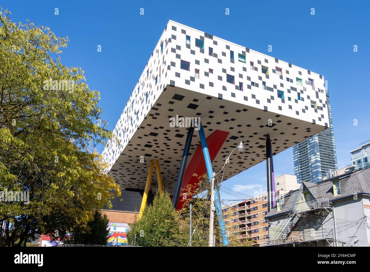 Toronto, ON, Canada, il 22 ottobre 2023: OCAD University in McCaul St a Toronto. Foto Stock