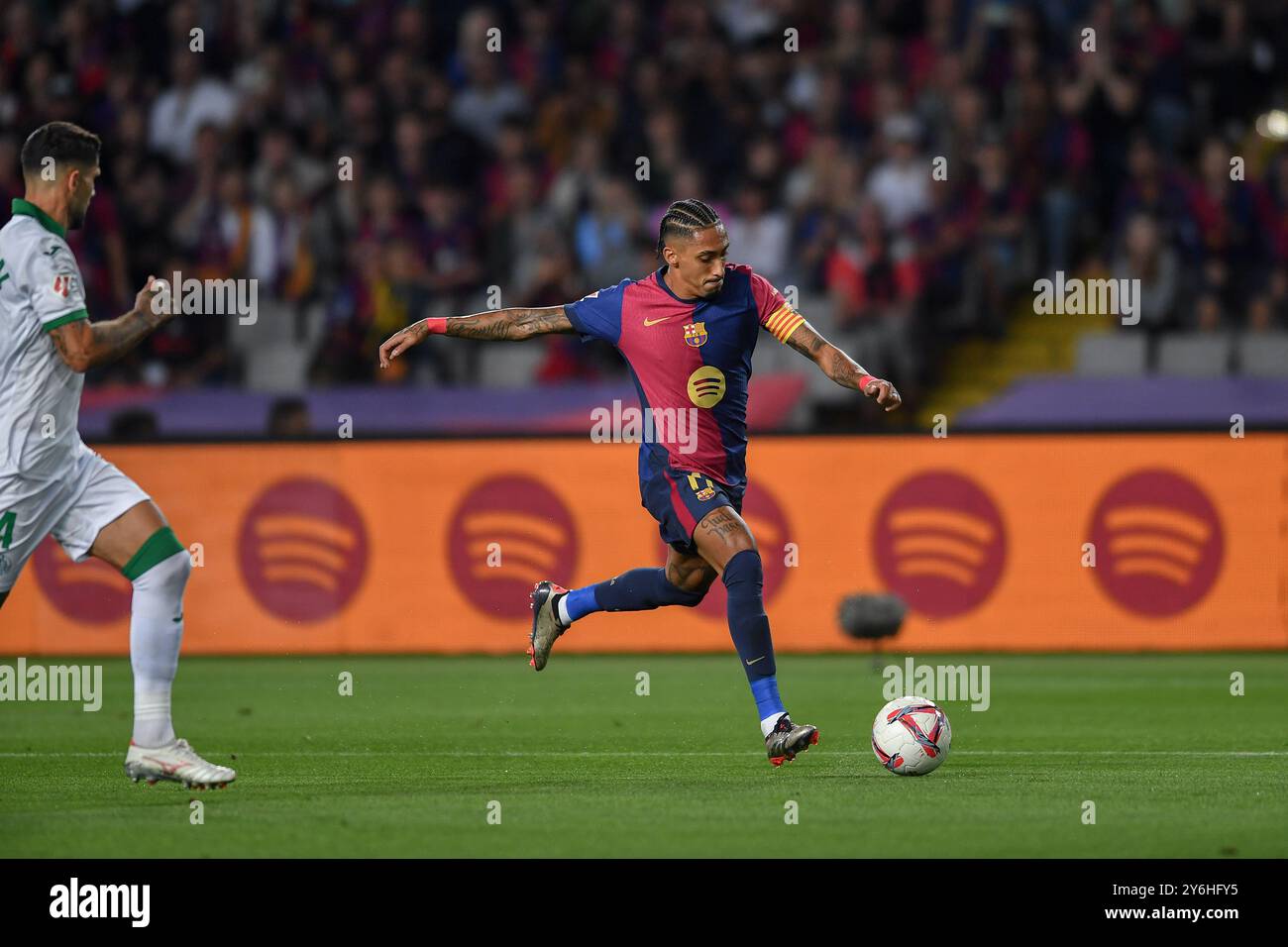 Barcellona, ESP. 25 settembre 2024. FC BARCELONA VS GETAFE CF. 25 settembre 2024 Raphina (11) del FC Barcelona durante la partita tra FC Barcelona e Getafe CF corrispondente alla settima giornata di la Liga EA Sports allo Stadio Olimpico Lluis Companys di Montjuic a Barcellona, Spagna. Crediti: Rosdemora/Alamy Live News Foto Stock