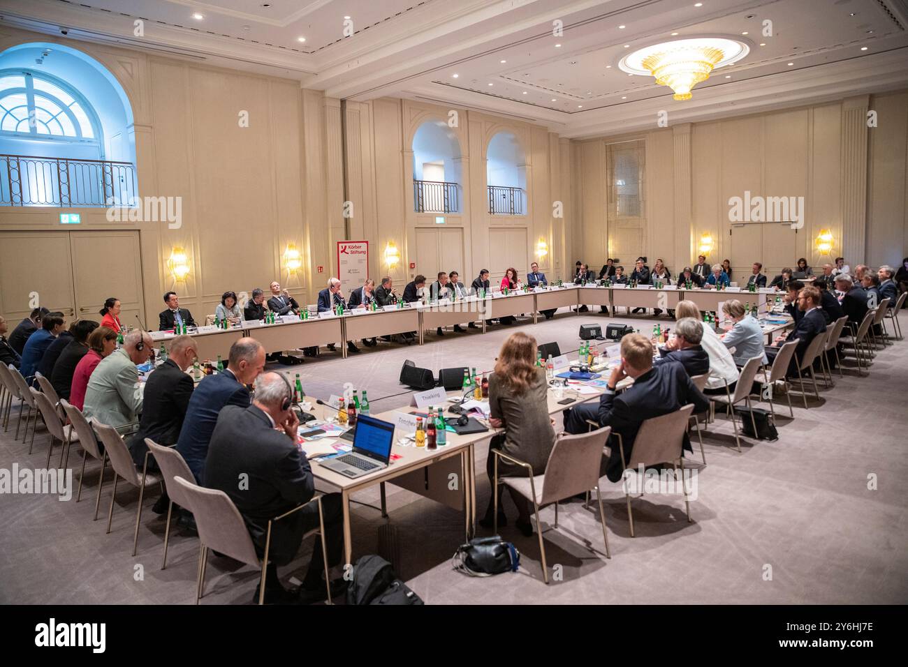 Berlino, Germania. 24 settembre 2024. Liu Jianchao, capo del Dipartimento Internazionale del Comitato centrale del Partito Comunista Cinese (CPC), partecipa alla 186a Tavola Rotonda di Bergedorf a Berlino, Germania, 24 settembre 2024. Liu ha guidato una delegazione del CPC in visita in Germania dal 22 al 25 settembre. Crediti: Zhang fan/Xinhua/Alamy Live News Foto Stock