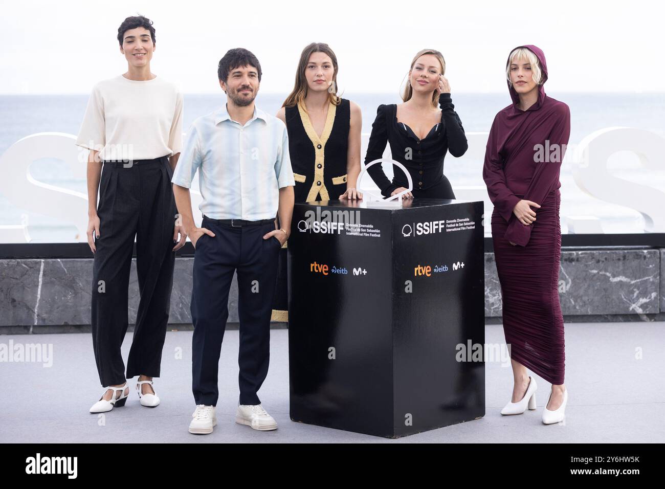 Isabel Peña, Pedro Martín Calero, Mathilde Ollivier, Ester Expósito e Malena Villa hanno partecipato a "El Llanto" Photocall durante il 72° Festival Internazionale del Cinema di San Sebastian al Palazzo Kursaal il 25 settembre 2024 a Donostia / San Sebastian, Spagna. Foto Stock