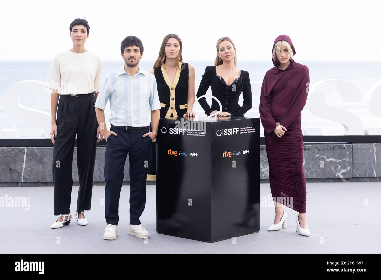 Isabel Peña, Pedro Martín Calero, Mathilde Ollivier, Ester Expósito e Malena Villa hanno partecipato a "El Llanto" Photocall durante il 72° Festival Internazionale del Cinema di San Sebastian al Palazzo Kursaal il 25 settembre 2024 a Donostia / San Sebastian, Spagna. Foto Stock