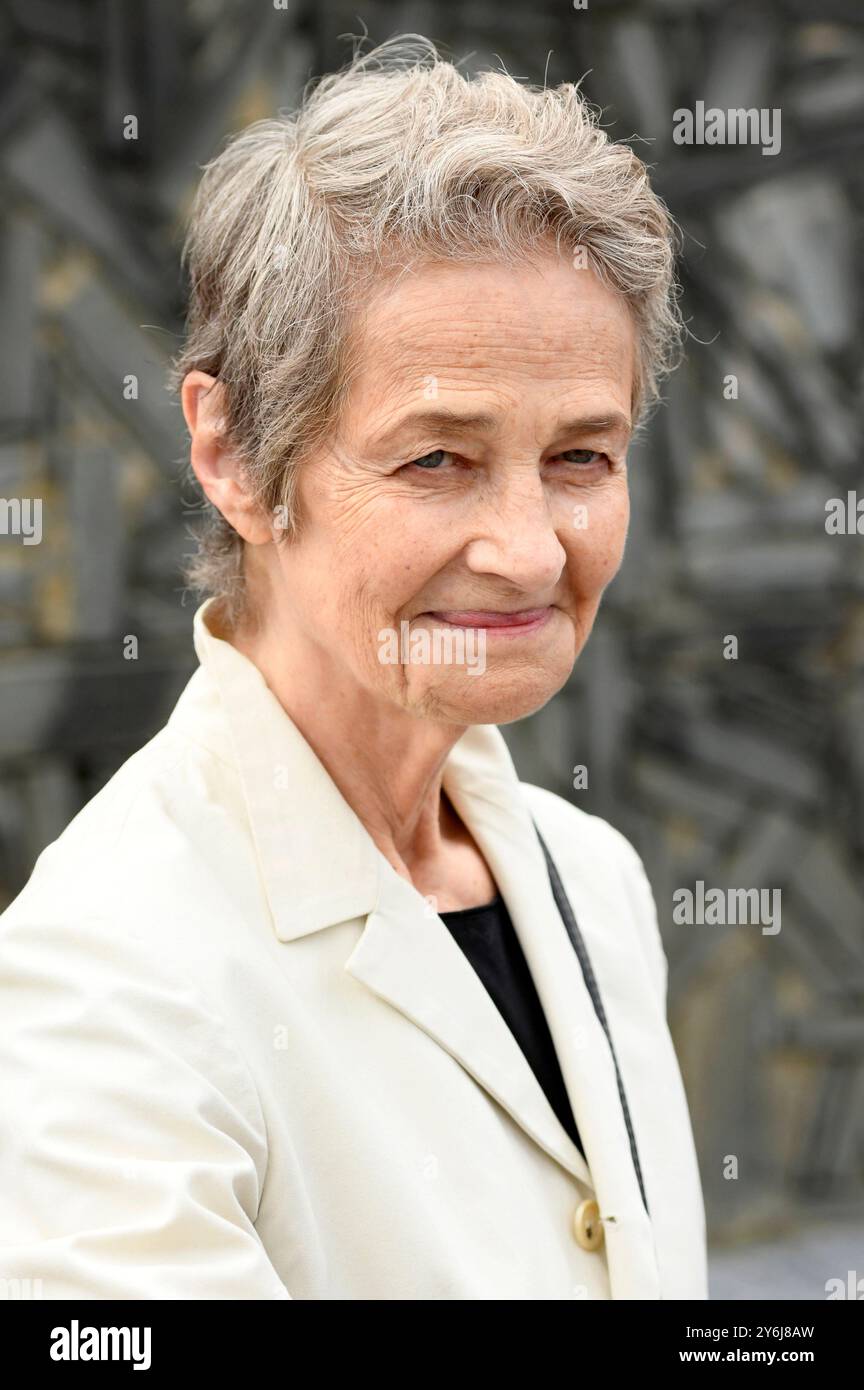 Charlotte Rampling nach dem Photocall zum Kinofilm 'le dernier souffle / Last Breath' auf dem 72. Internationalen Filmfestival San Sebastian / Festival Internacional de Cine de San Sebastián auf der Kursaal Terasse. San Sebastián, Foto Stock