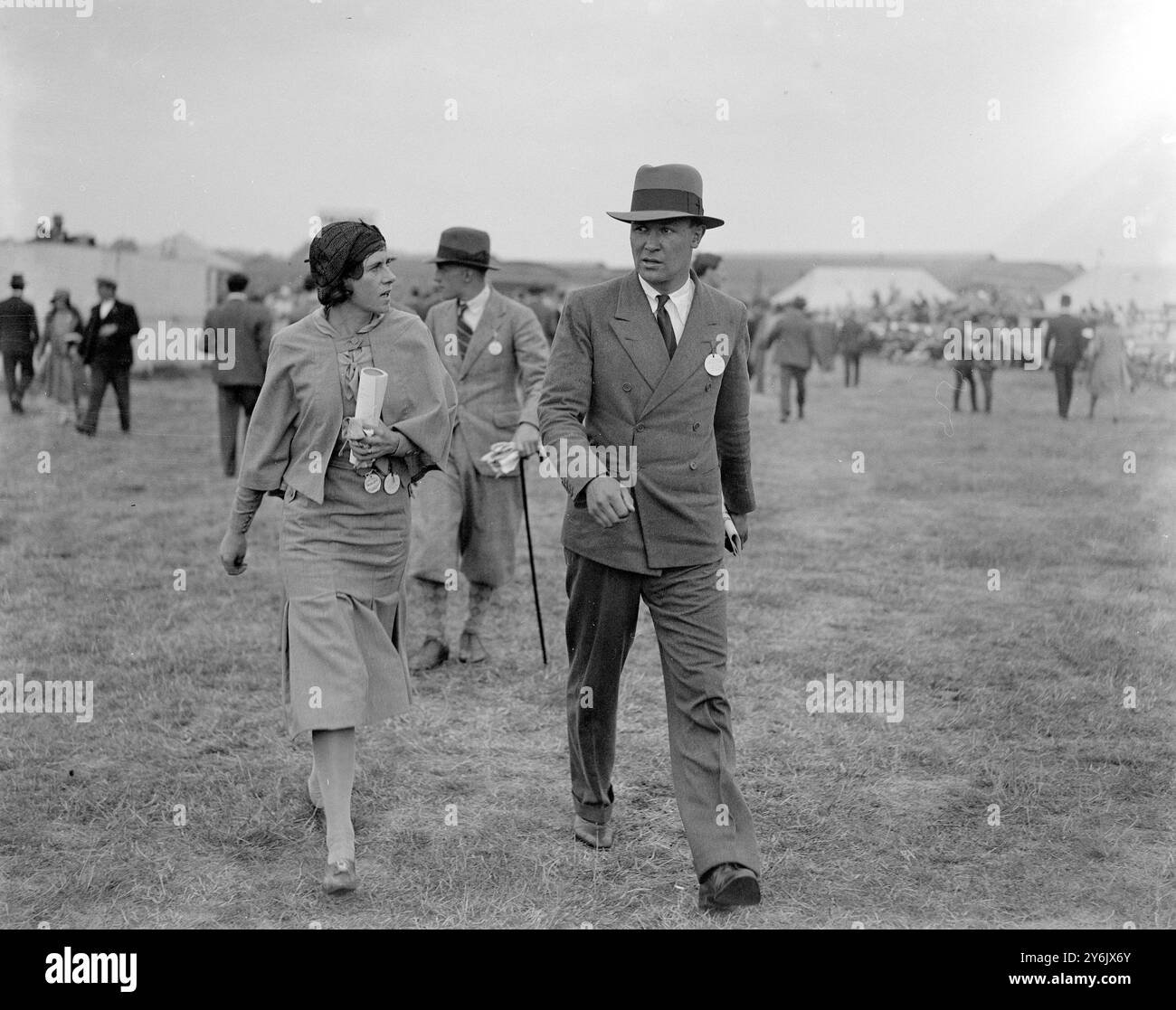 R . A . F . Pagent at Hendon - North London - England Lady Jean e Mr C. E . Mackintosh nel 1930 ©TopFoto Foto Stock