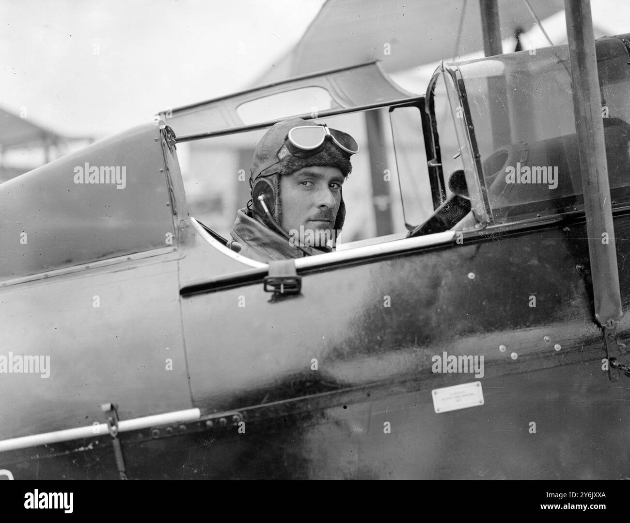 Stag Lane Aerodrome , Londra , Inghilterra concorrenti della King 's Cup Air Race . Alan Butler ( 16 Hyde Park Gardens ) . 3 luglio 1929 Foto Stock