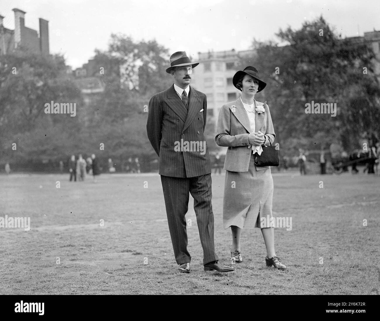 Re Boris e la regina Giovanna di Bulgaria nel parco e nelle strade hanno soggiornato al Ritz , 1938 8 settembre 1938 Foto Stock