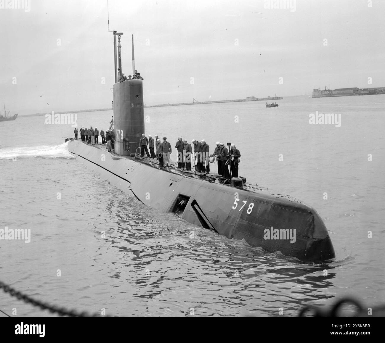 Sottomarino degli Stati Uniti Skate il terzo e più recente sottomarino atomico della US Navy ormeggiato a Portland Dorset dopo la più veloce traversata sommersa tra Stati Uniti e Europa il 5 marzo 1958 Foto Stock