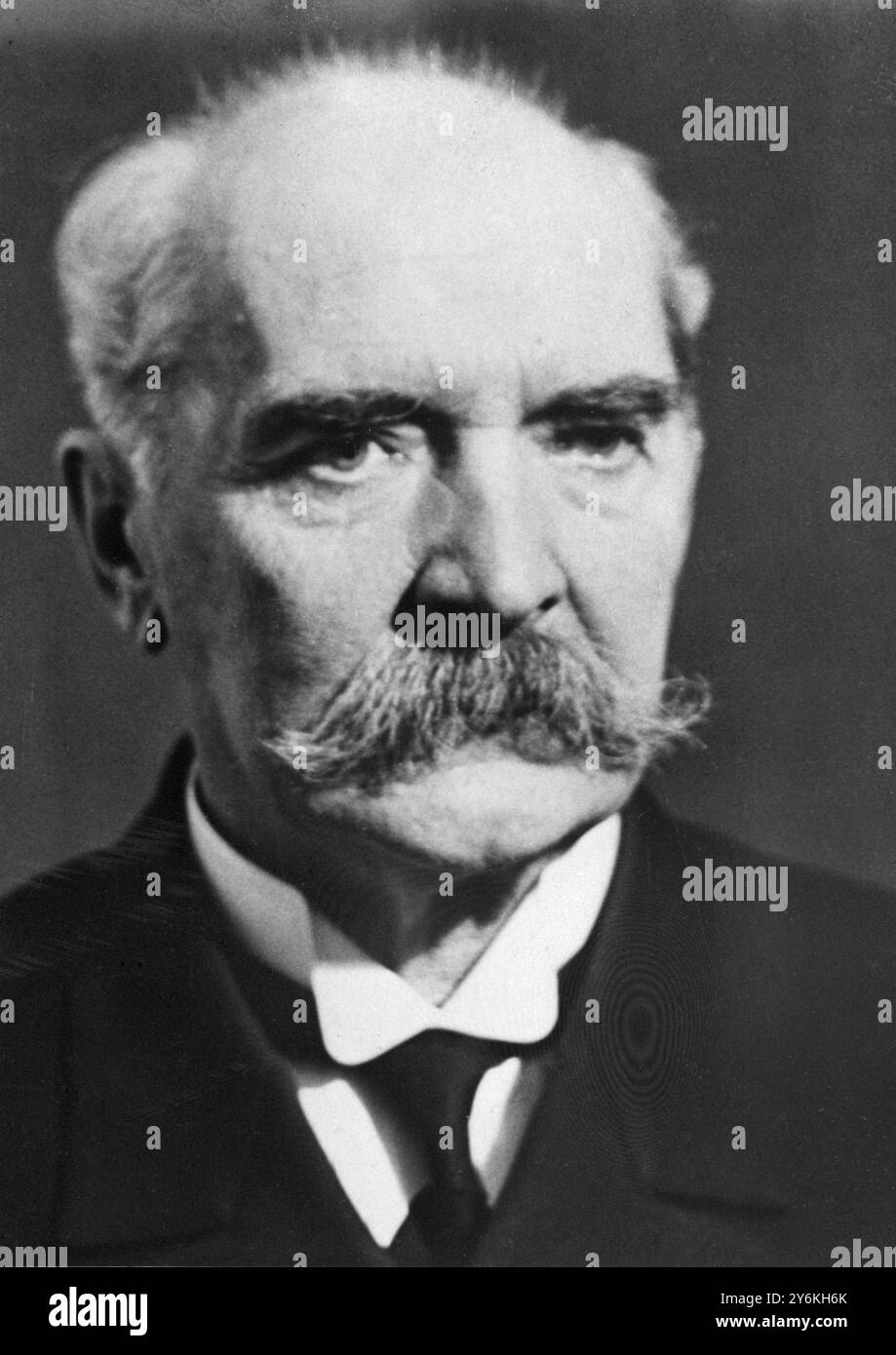 Kaarlo Juho Stahlberg nella foto per le elezioni del 16 febbraio 1931 è stato il primo presidente della Finlandia (1919-1925) e un liberale nazionalista. Un giurista e accademico di spicco, che ha svolto un ruolo centrale nella stesura della Costituzione finlandese nel 1919. Credito: TopFoto.co.uk Foto Stock