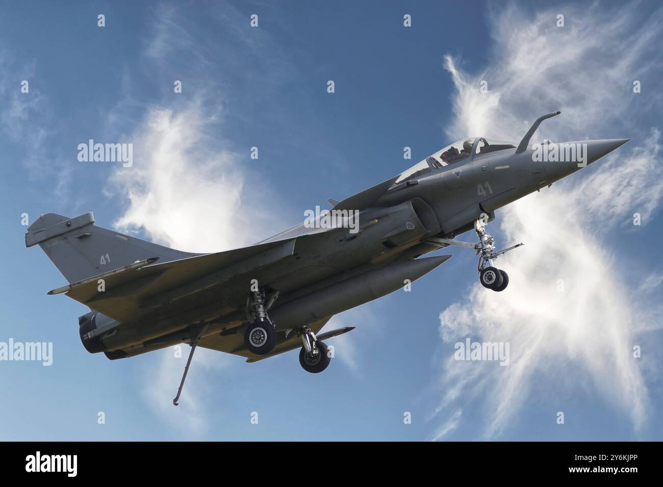 Primo piano di una versione Dassault Rafale della Marina francese, in avvicinamento all'atterraggio. Foto Stock