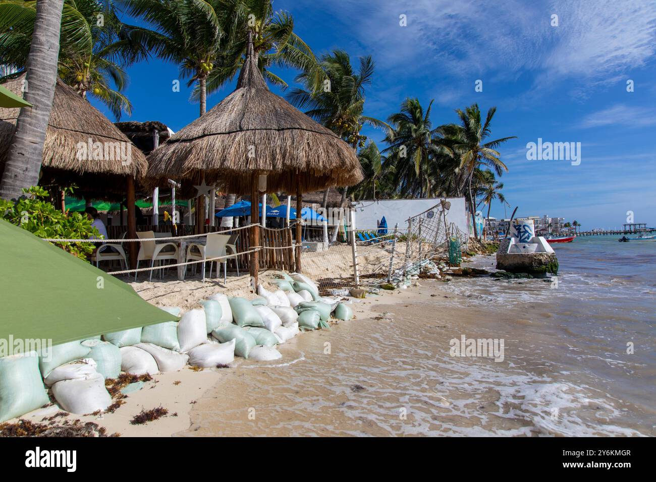 Messico, stato di Quintana Roo, Riviera Maya, Playa del Carmen. Problema dell'acqua in aumento. Immersione Foto Stock