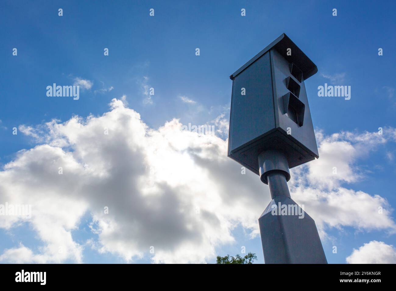 Sparate radar su un cielo nuvoloso Foto Stock