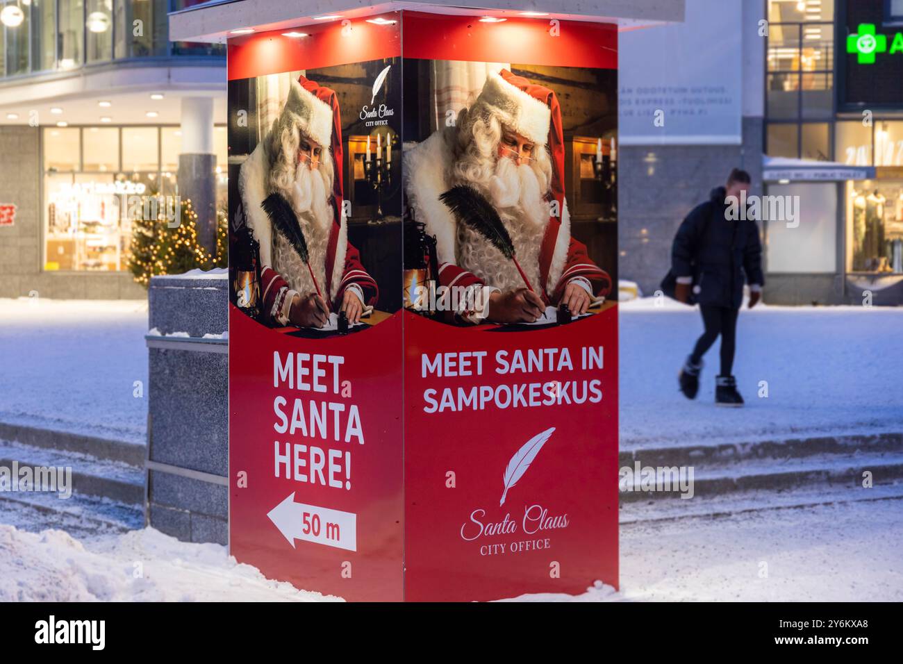 Finlandia, Rovaniemi. Affissioni per incontrare Babbo Natale Foto Stock