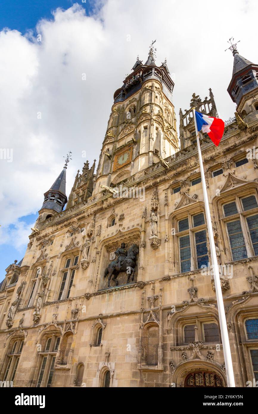 Francia, Hauts de France, Compiegne. Il municipio in stile Luigi XII Foto Stock
