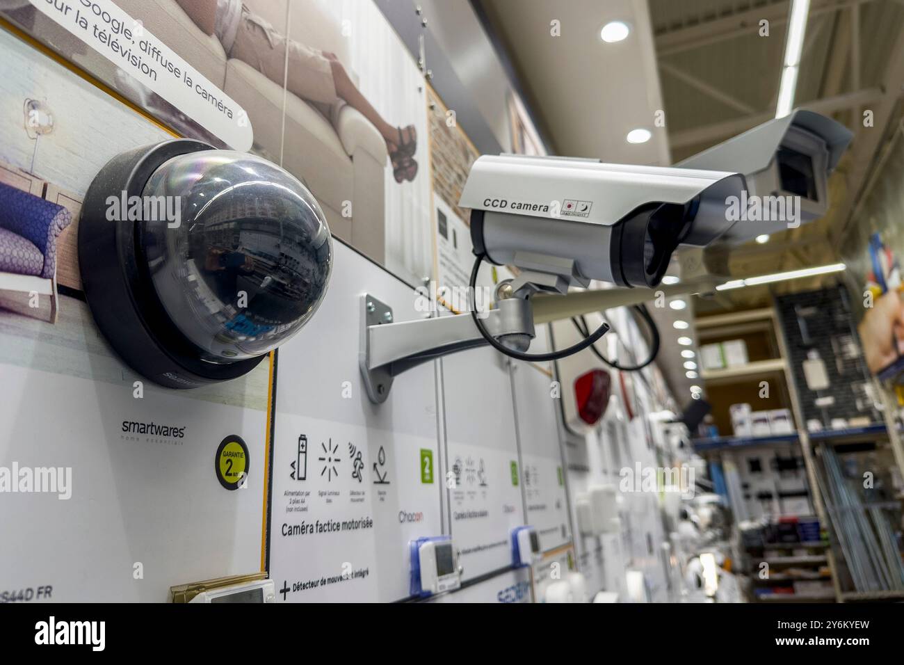 Supermercato fai da te, telecamere di sorveglianza finte a casa Foto Stock