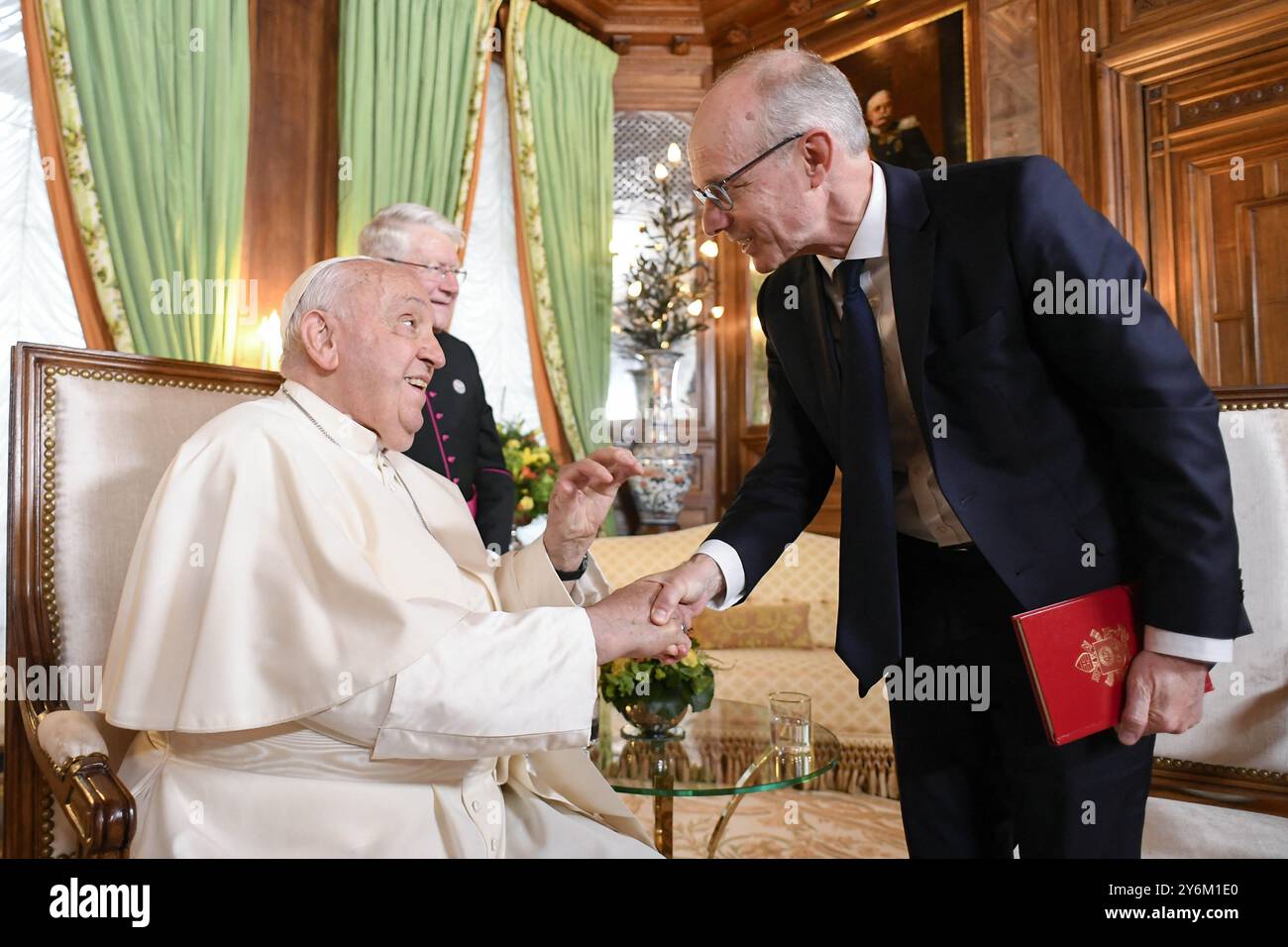 Lussemburgo, Lussemburgo. 26 settembre 2024. Papa Francesco incontra il primo ministro lussemburghese Luc Frieden al Palazzo Granducale di Lussemburgo il 26 settembre 2024. Foto di (EV) Vatican Media/ABACAPRESS. COM credito: Abaca Press/Alamy Live News Foto Stock