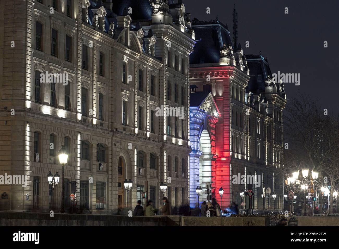 Francia, Parigi, 75, 4° arrondissement, facciata della Prefettura di Parigi di fronte a Notre-Dame. Foto Stock