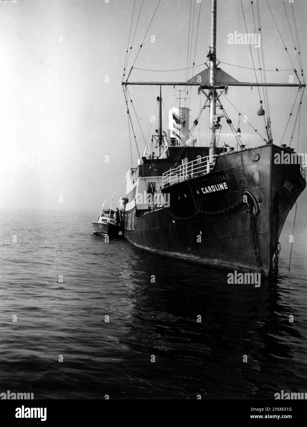 Stazione radio Pirate radio Caroline la stazione pop radio pirata ormeggiata al largo dell'Isola di Man, Inghilterra, 22 settembre 1966 Foto Stock