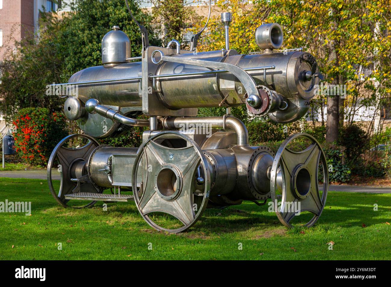 Germania, Renania settentrionale-Vestfalia, Aix-la-Chapelle (Aquisgrana). Monumento di fronte al Westbahnhof in Piazza della Repubblica Foto Stock
