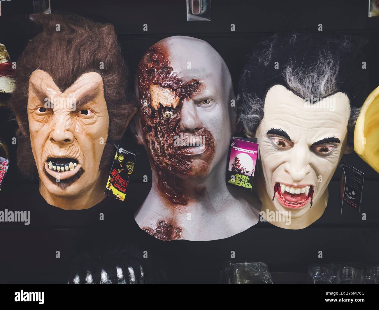 Maschere horror in lattice Foto Stock