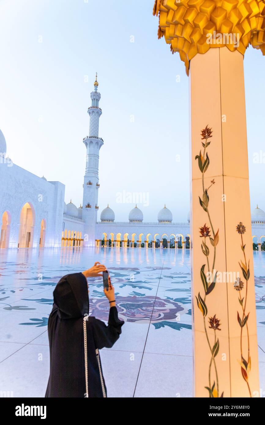 Emirati Arabi Uniti, Abu Dhabi. Grande Moschea dello sceicco Zayed Foto Stock