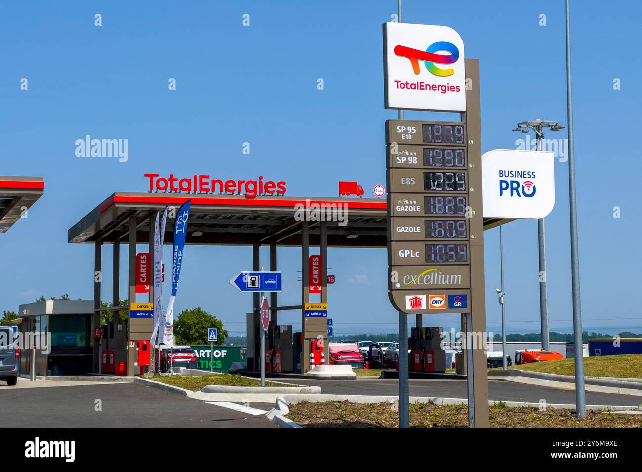Francia, stazione di servizio dell'autostrada. TotalEnergies Foto Stock