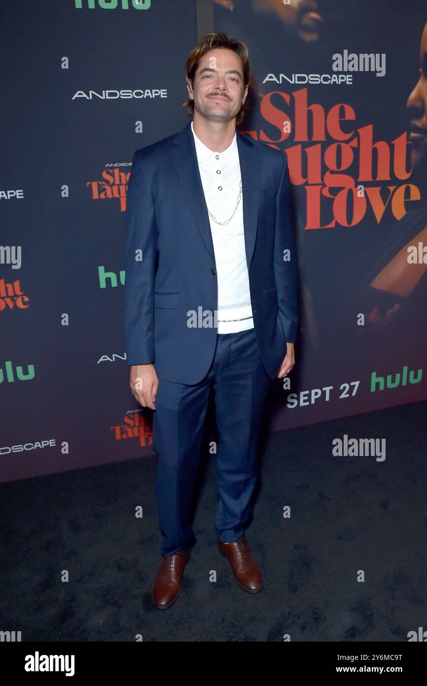 Pete Van Auker bei der Premiere des Hulu Films ha insegnato Love im Ted Mann Theater. Los Angeles, 25.09.2024 *** Pete Van Auker alla premiere del film di Hulu She Told Love al Ted Mann Theater di Los Angeles, 25 09 2024 foto:xD.xStarbuckx/xFuturexImagex Love 4937 Foto Stock