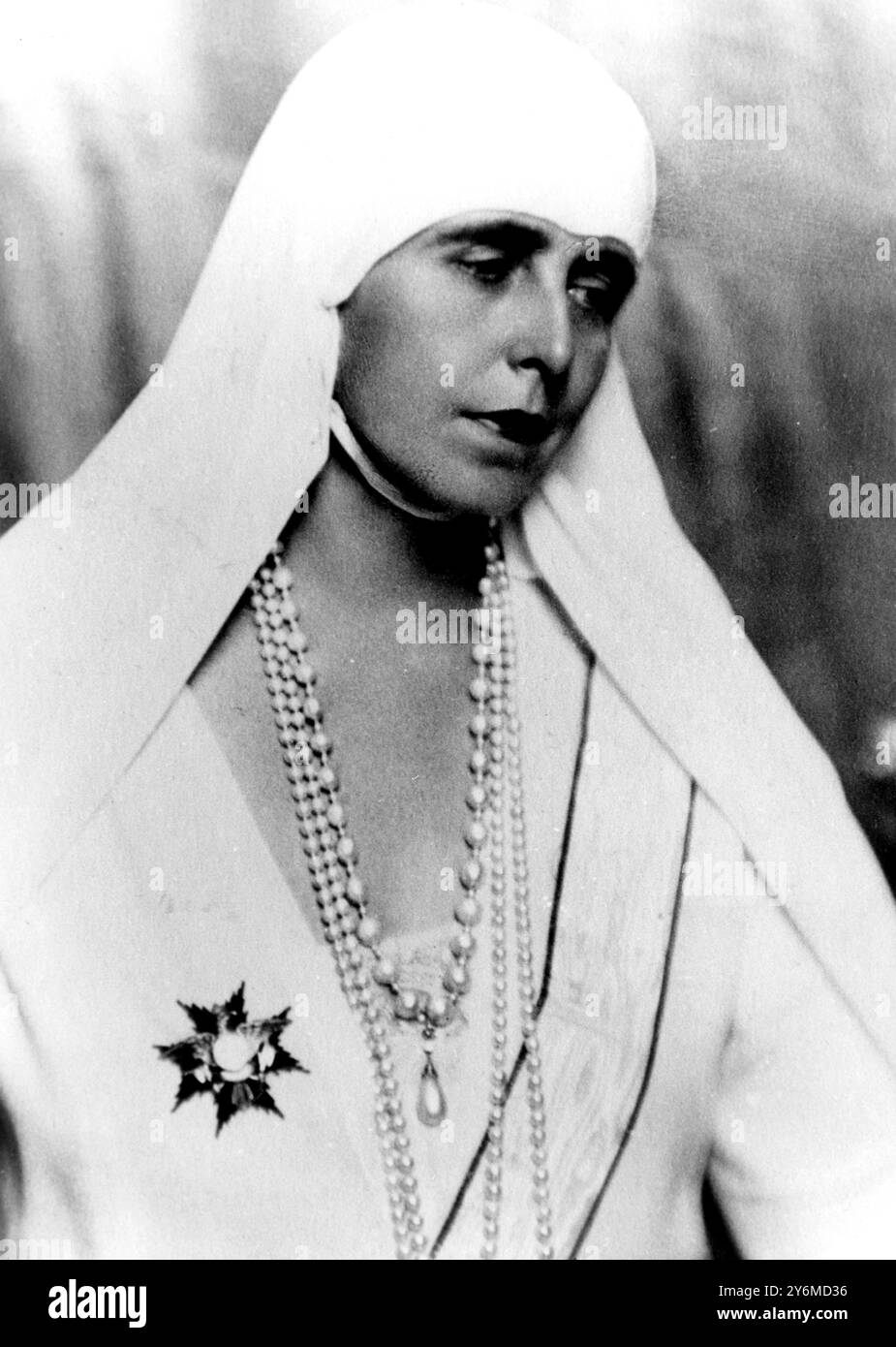 Una vedova reale. Regina Maria di Romania 1930 Regina Maria di Romania Principessa Maria di Edimburgo, poi Regina di Romania (Marie Alexandra Victoria) (29 ottobre 1875 – 18 luglio 1938), nel 1893, pochi mesi prima che suo padre diventasse Duca di Coburgo-Gotha, la Principessa Maria sposò il Principe ereditario Ferdinando di Romania Foto Stock