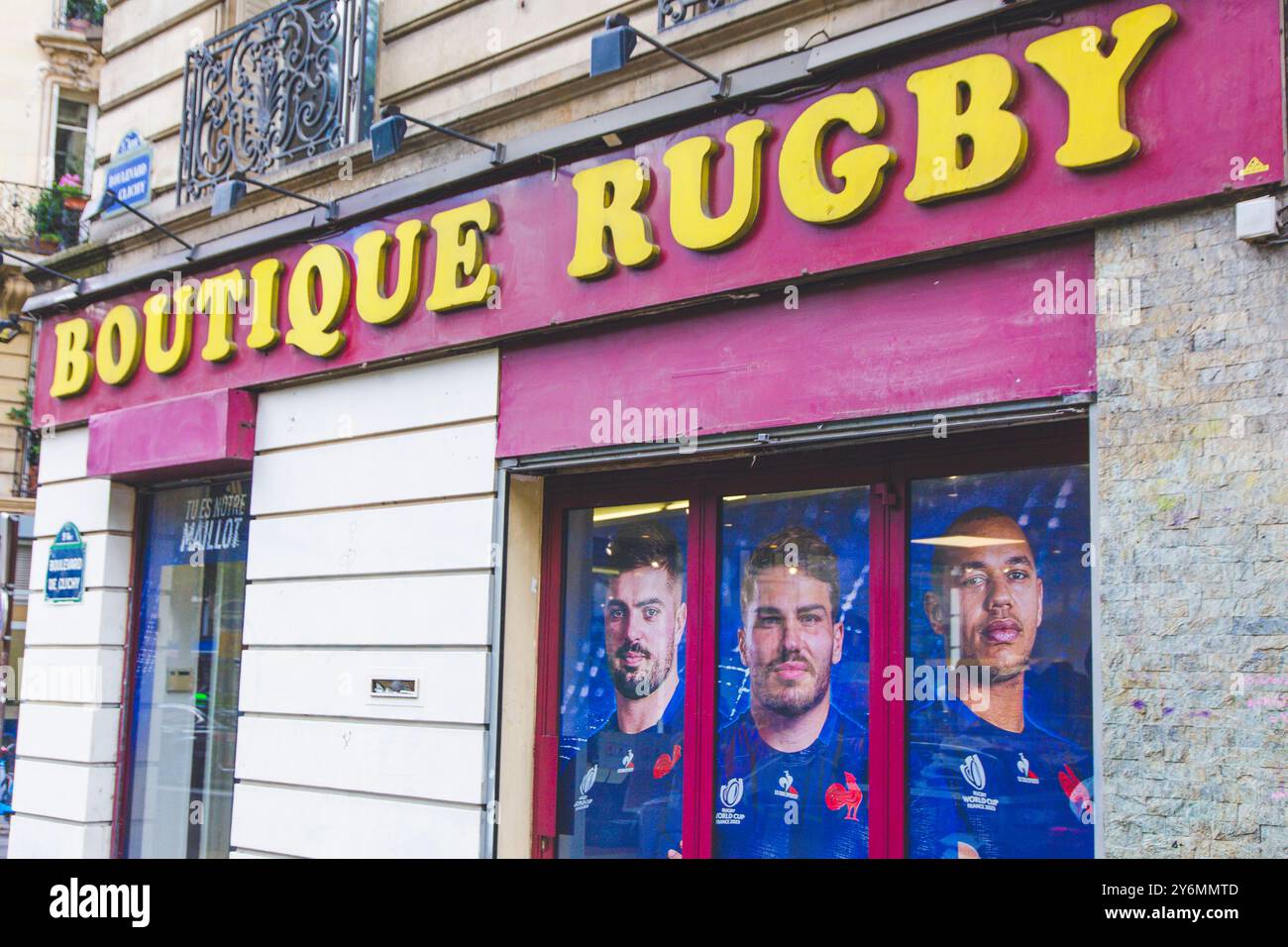 Francia, ile-de-France, Parigi, Boulevard de Clichy, boutique di rugby Foto Stock