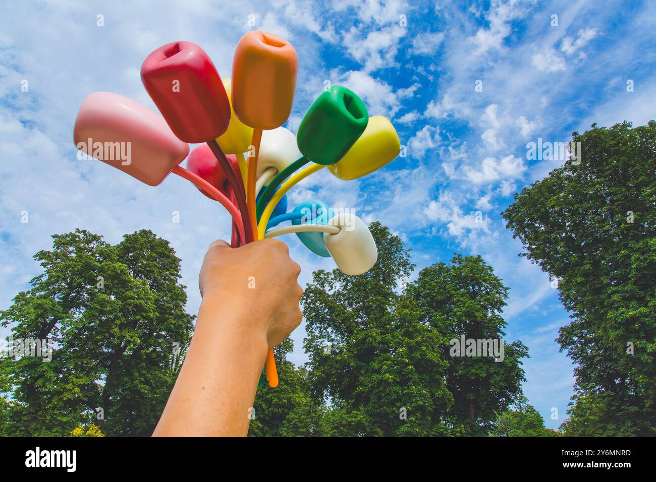 Francia, ile-de-France, Parigi, Champs-elysees Gardens, Tulip Bouquet di Jeff Koons Foto Stock