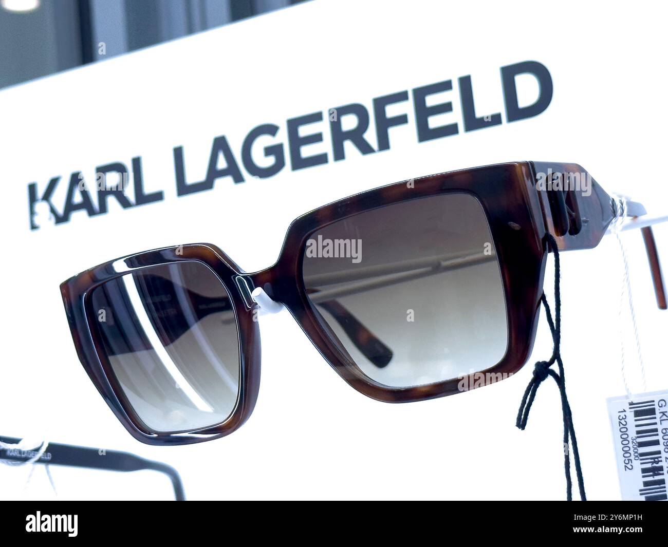 Occhiali da sole di marca, Karl Lagerfeld Foto Stock