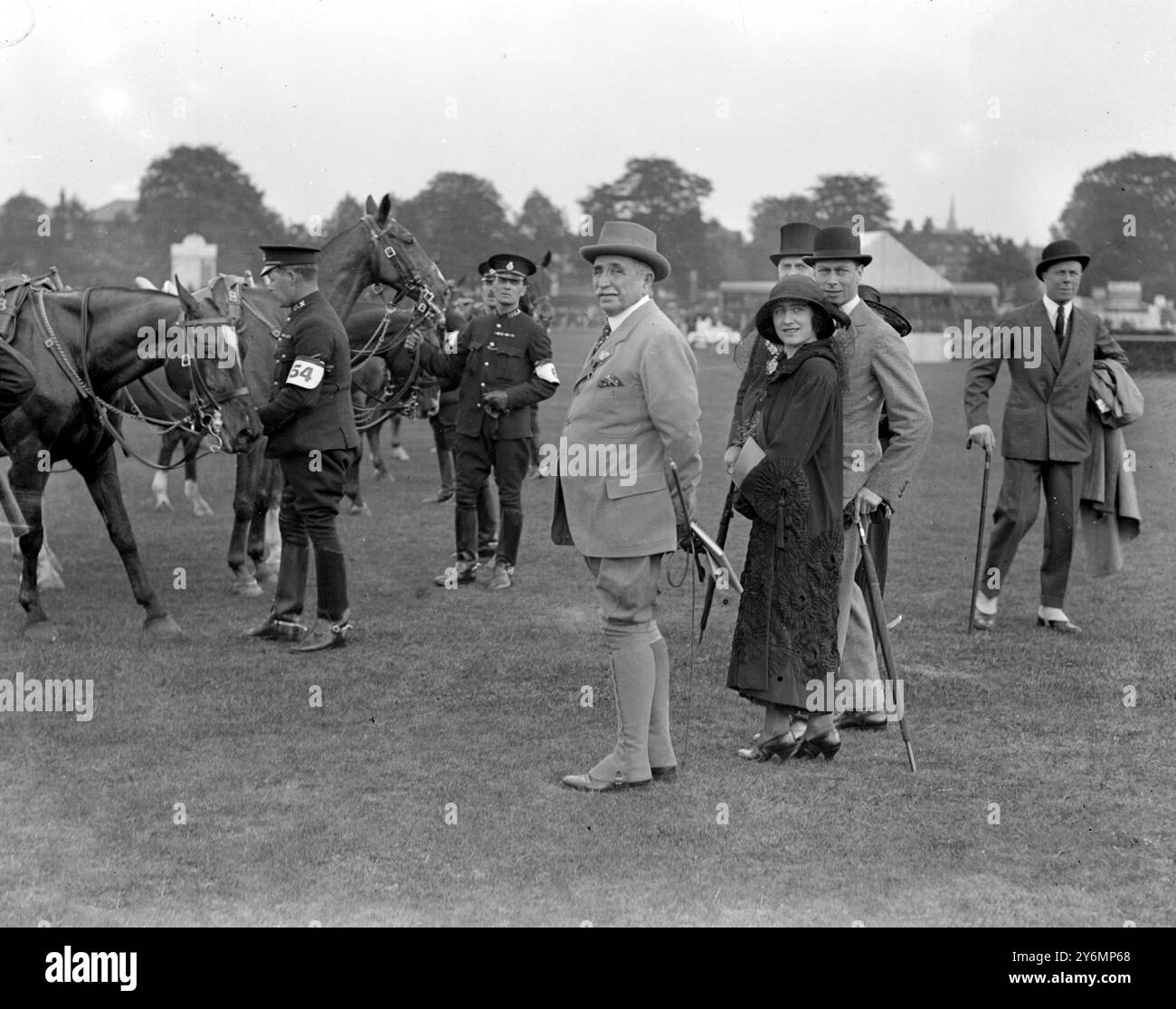 Spettacolo ippico di Richmond. Il duca e la duchessa di York . 16 giugno 1923 Foto Stock