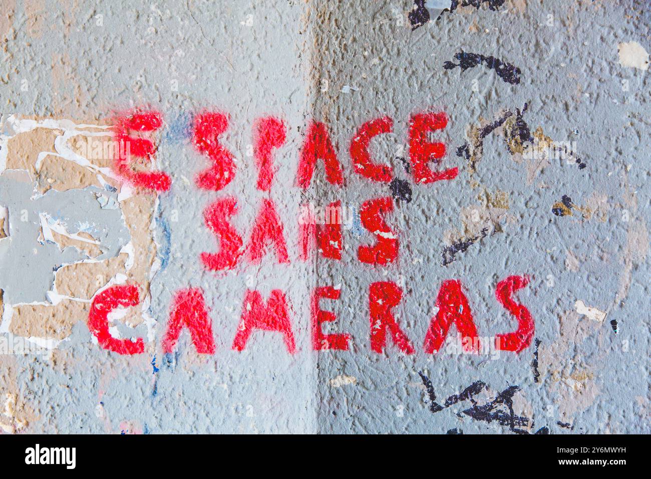 ile-de-France, Parigi, Street Art Downtown, slogan: Spazio, senza telecamere Foto Stock