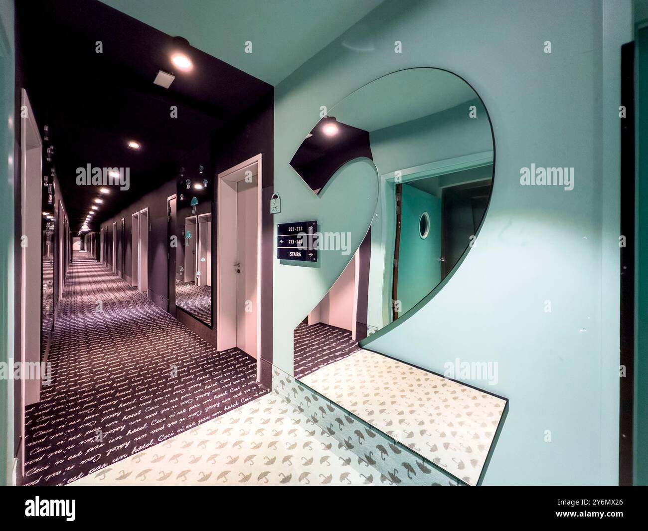 Belgio, Bruxelles, corridoio dell'hotel al secondo piano Foto Stock