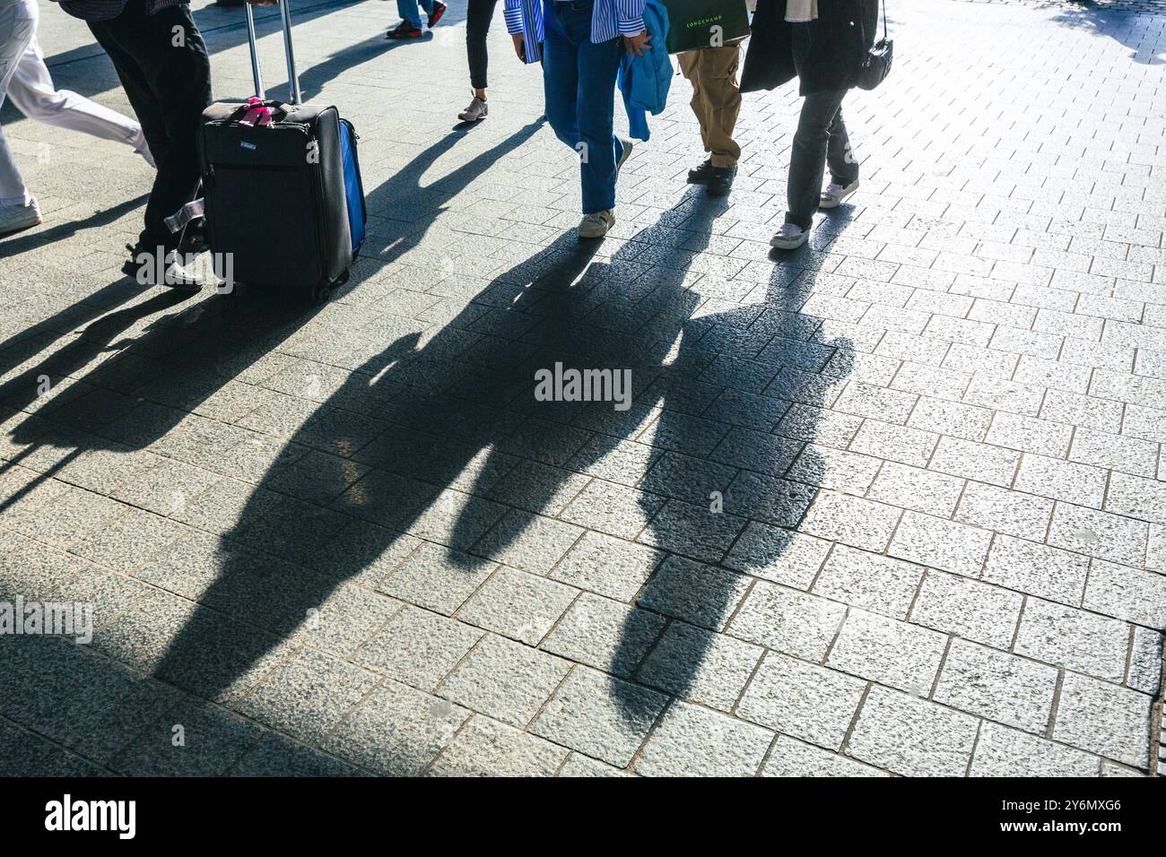 Belgio, Bruxelles, passando l'ombra vicino alla stazione Foto Stock