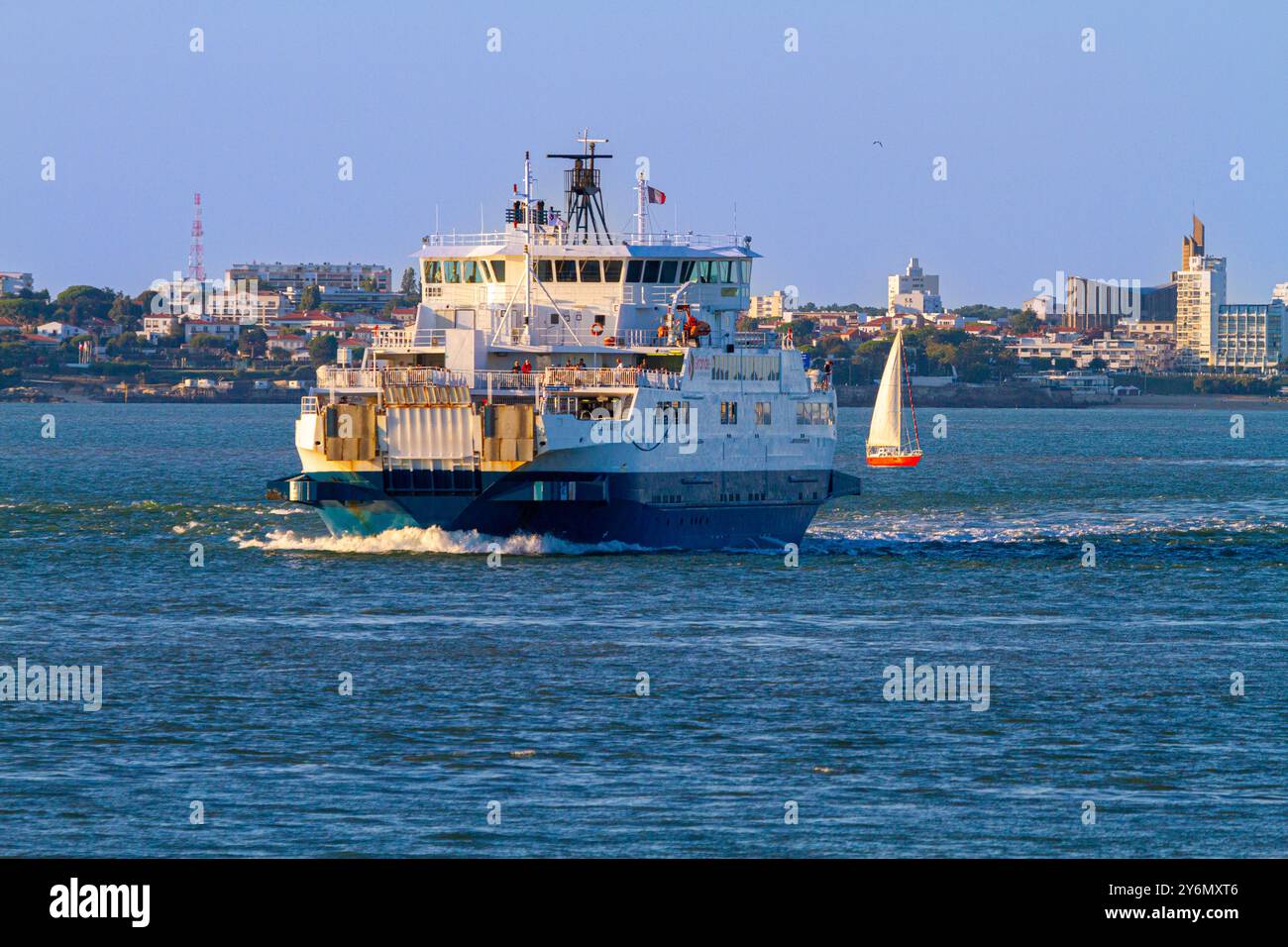Francia, nuova Aquitania, Gironda, traghetto Verdon-sur-Mer Royan Foto Stock