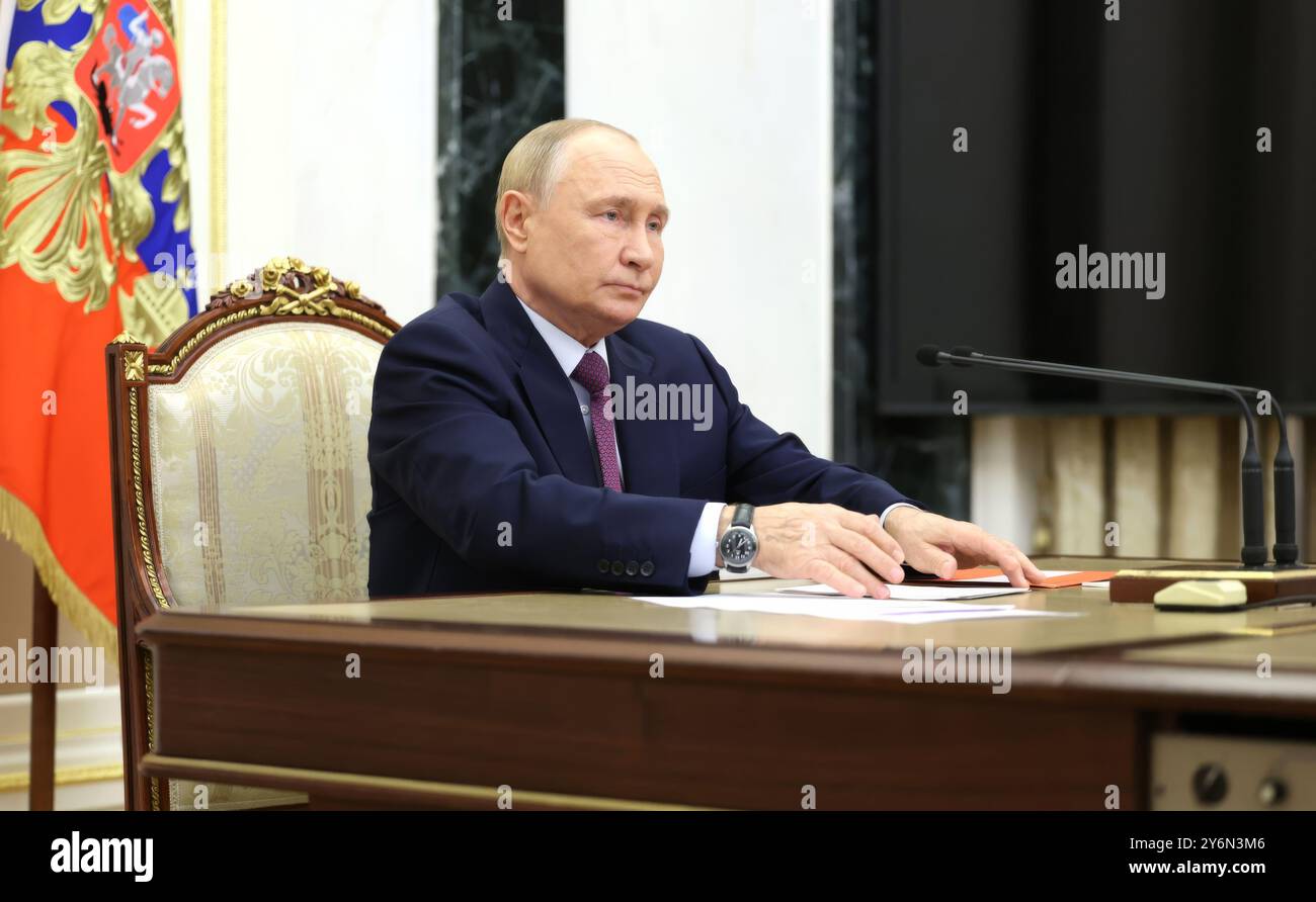 Mosca, Russia. 25 settembre 2024. Il presidente russo Vladimir Putin presiede una riunione del Consiglio di sicurezza per discutere la revisione della politica di deterrenza nucleare al Cremlino, il 25 settembre 2024, a Mosca, in Russia. Crediti: Alexander Kazakov/piscina del Cremlino/Alamy Live News Foto Stock