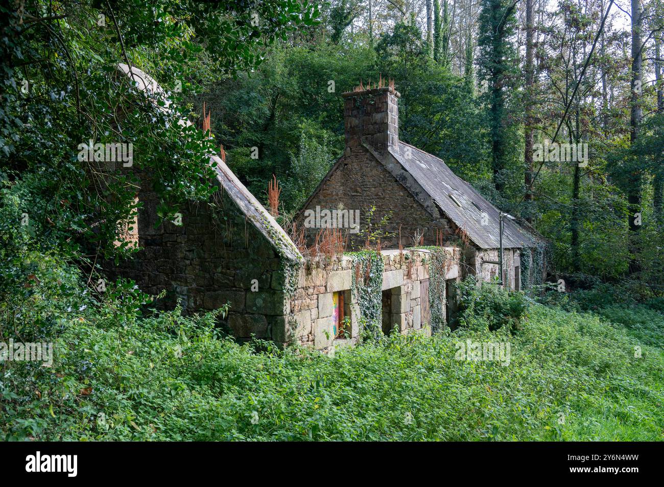 Casa in rovina. Casa abbandonata. Foto Stock