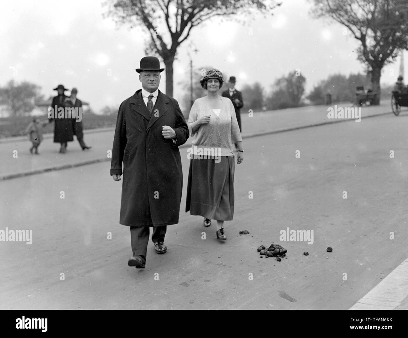 Elezioni generali, ottobre 1924 - Southend. Lord Elveden, candidato conservatore per Southend, con Lady Elveden. 16 settembre 1924 ora Lord e Lady Iveach (succeduto nel 1927) Foto Stock