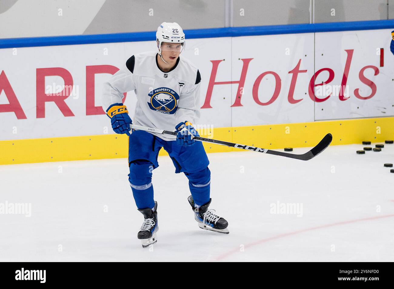 Monaco, Germania. 26 settembre 2024. Jiri Kulich (Buffalo Sabres, n. 20). GER, Buffalo Sabres, Eishockey, Trainingssession vor dem Grand Opening des SAP Garden, 26.09.2024. Foto: Eibner-Pressefoto/Franz Feiner credito: dpa/Alamy Live News Foto Stock